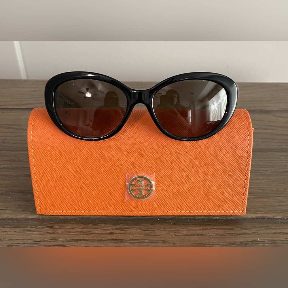 NWT, Tory Burch Sunglasses